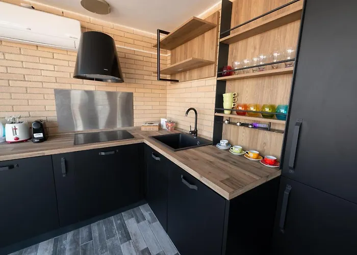 Casa Andrew New Roma